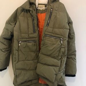 The Amazon coat Orolay